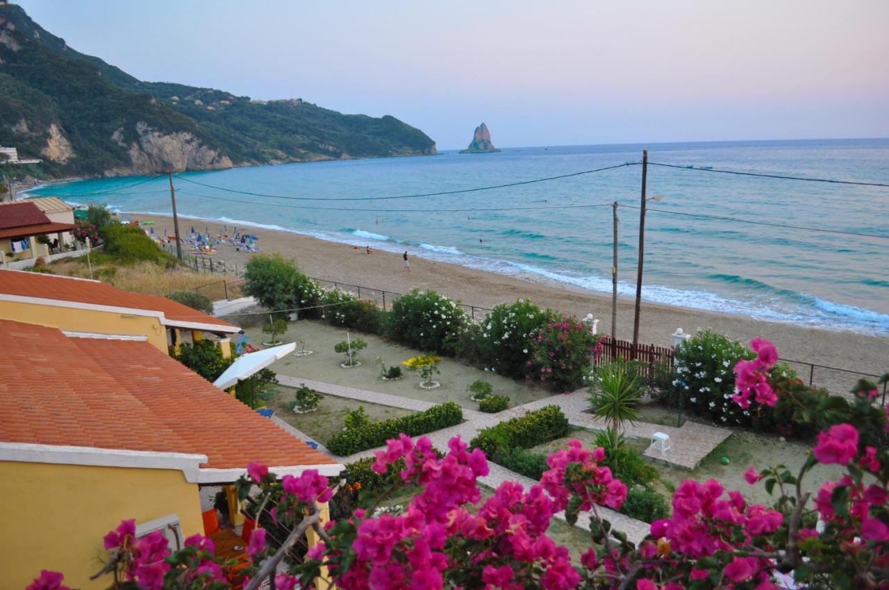 Beachfront Vacation Home Eftichia Agios Gordios  Buitenkant foto